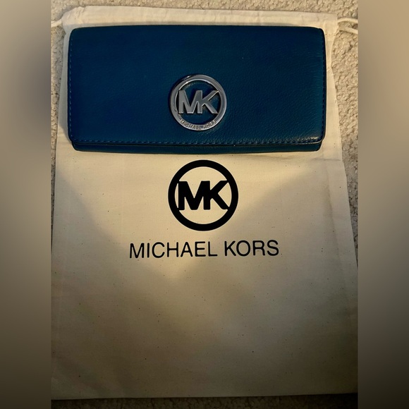 Michael Kors Handbags - Michael Kors, Fulton Carryall Leather Flap Wallet with dust bag